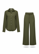 Merle Zweiteiliges Set aus Hemdbluse und weiter Hose in Oliv