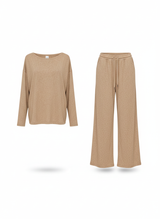 Nele Zweiteiliges Set aus Oversized-Shirt und weiter Hose in Camel